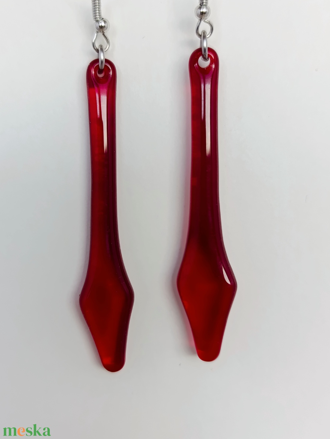 Áttetsző vörös különleges fülbevaló - ékszer - fülbevaló - lógó fülbevaló - Meska.hu