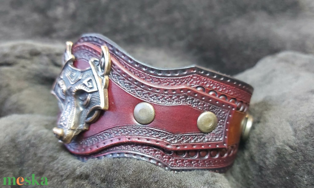 Marhabőr Farkas fejes Karkötő  - ékszer - karkötő - charm karkötő - Meska.hu