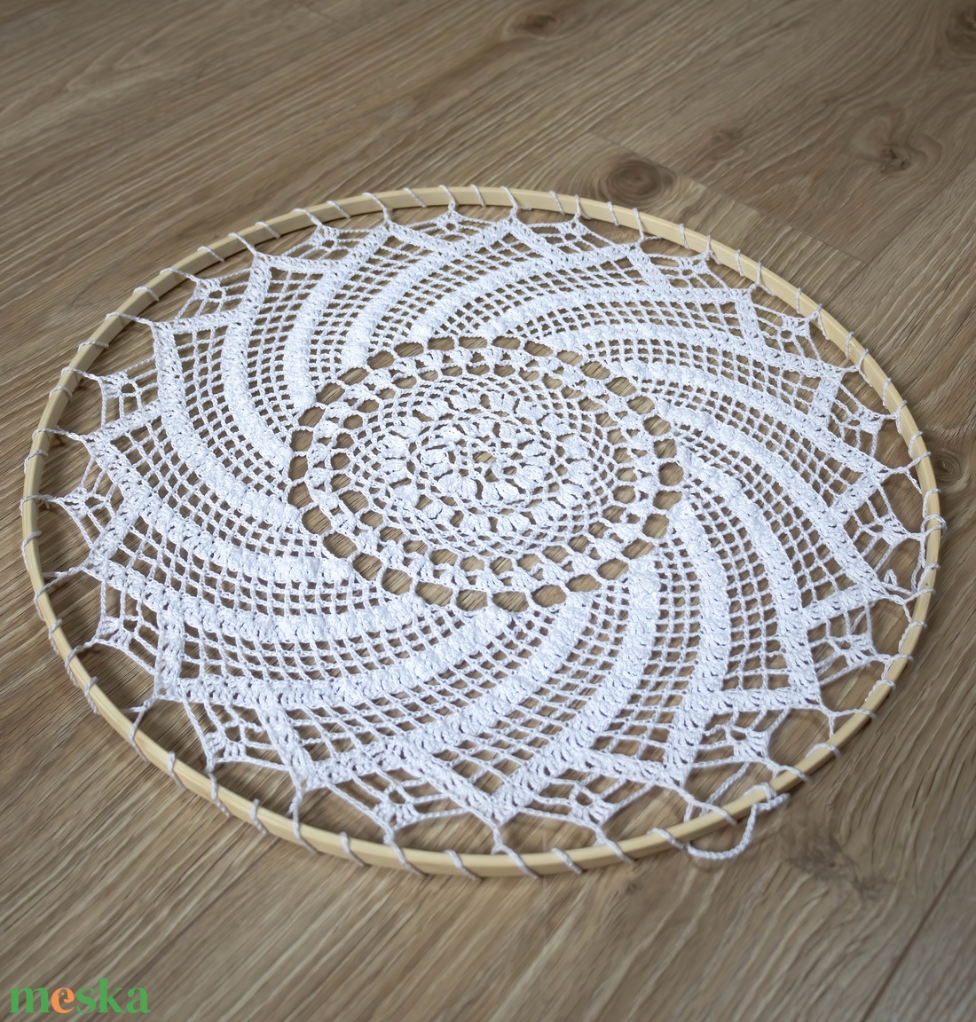 Fehér horgolt mandala 40 cm - otthon & életmód - dekoráció - fali és függő dekoráció - függődísz - Meska.hu