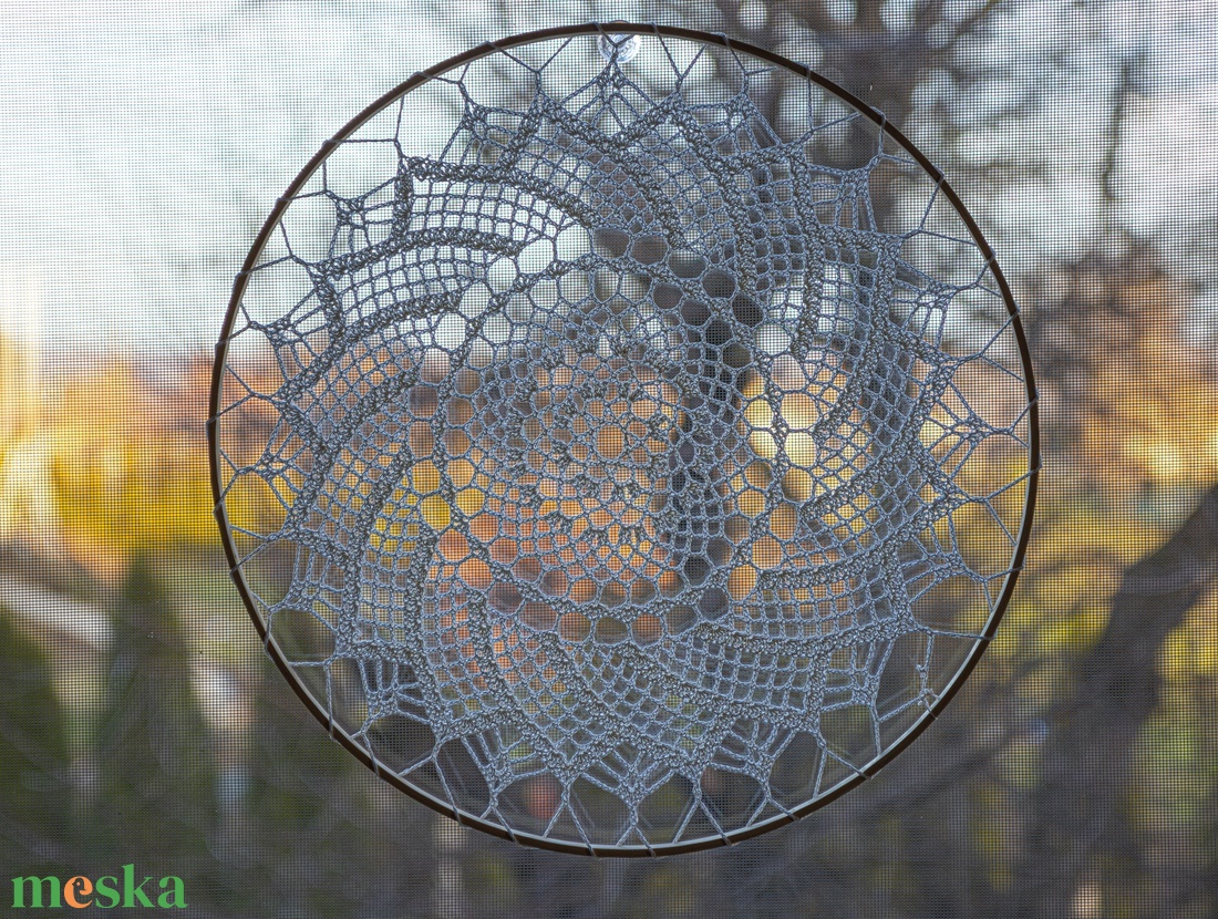 Hófehér horgolt mandala 40 cm - otthon & életmód - dekoráció - fali és függő dekoráció - függődísz - Meska.hu