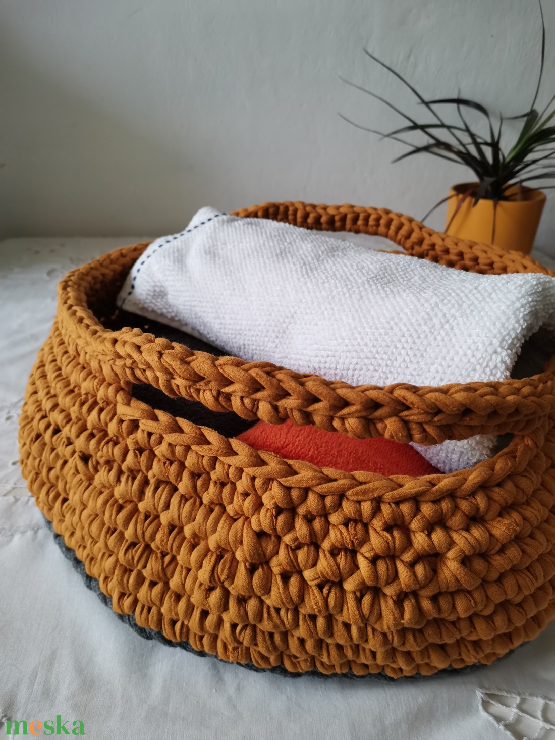 Cica vagy kutya fekhely, horgolt tárolókosár, játéktároló - otthon & életmód - kisállatoknak - cicáknak & macskáknak - Meska.hu Cica vagy kutya fekhely, horgolt tárolókosár, játéktároló - otthon & életmód - kisállatoknak - cicáknak & macskáknak - Meska.hu