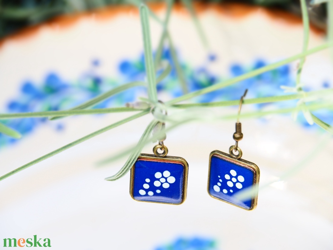 Kékfestő mintás tűzzománc fülbevaló - ékszer - fülbevaló - lógó fülbevaló - Meska.hu Kékfestő mintás tűzzománc fülbevaló - ékszer - fülbevaló - lógó fülbevaló - Meska.hu
