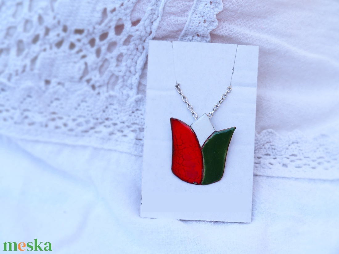 TŰZZOMÁNC Tulipán trikolor medál, nyaklánc, magyar - ékszer - nyaklánc - medál - Meska.hu TŰZZOMÁNC Tulipán trikolor medál, nyaklánc, magyar - ékszer - nyaklánc - medál - Meska.hu