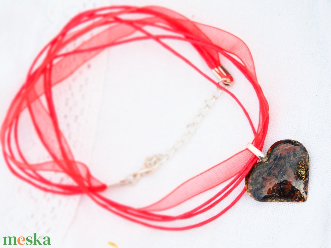 Tűzzománc szívecske medál - szatén láncon - ékszer - nyaklánc - medálos nyaklánc - Meska.hu