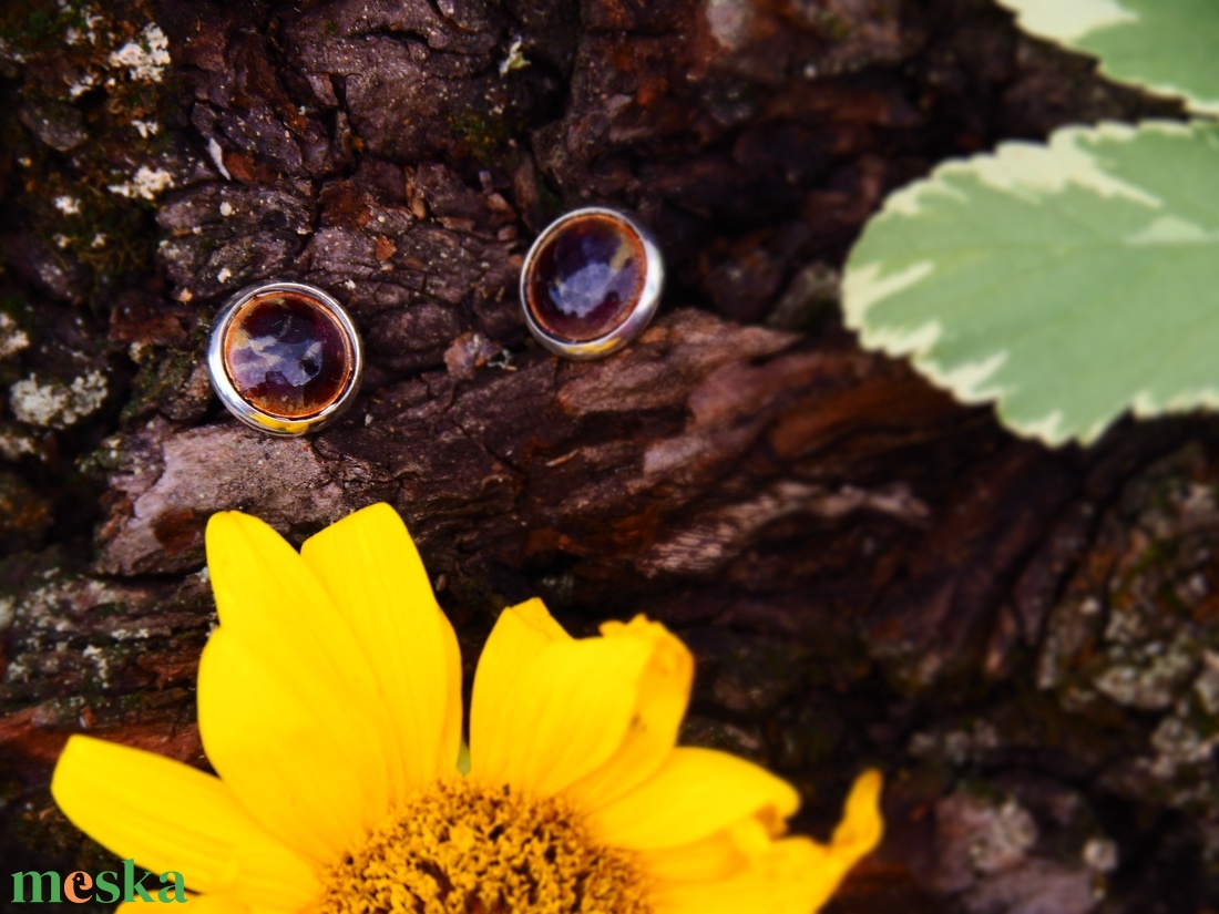 Bedugós fülbevaló - tűzzománc - padlizsán lila (márványos) - ékszer - fülbevaló - pötty fülbevaló - Meska.hu