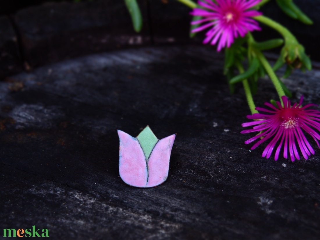 Tulipán bross, kitűző - tűzzománc  - ékszer - kitűző és bross - Meska.hu