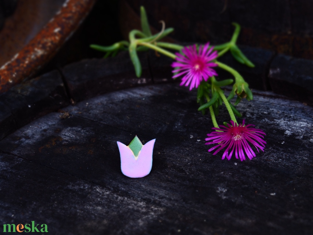 Tulipán bross, kitűző - tűzzománc  - ékszer - kitűző és bross - Meska.hu