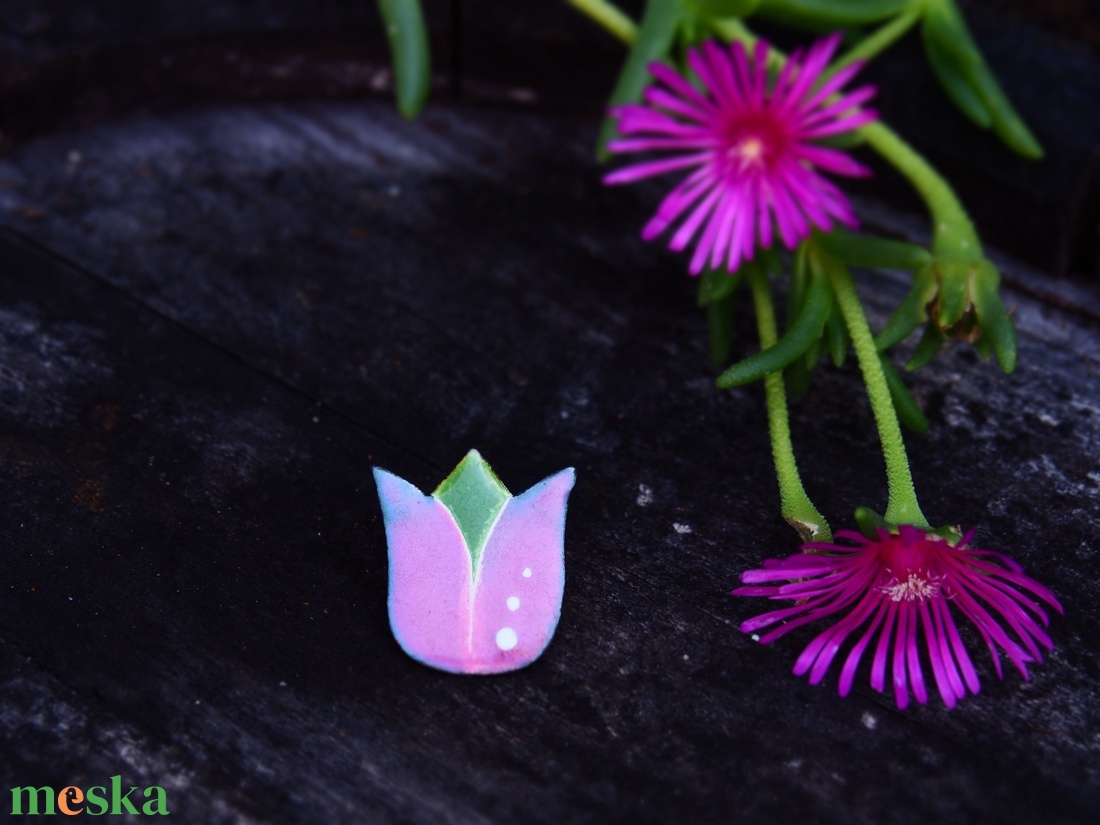Tulipán bross, kitűző - tűzzománc  - ékszer - kitűző és bross - Meska.hu