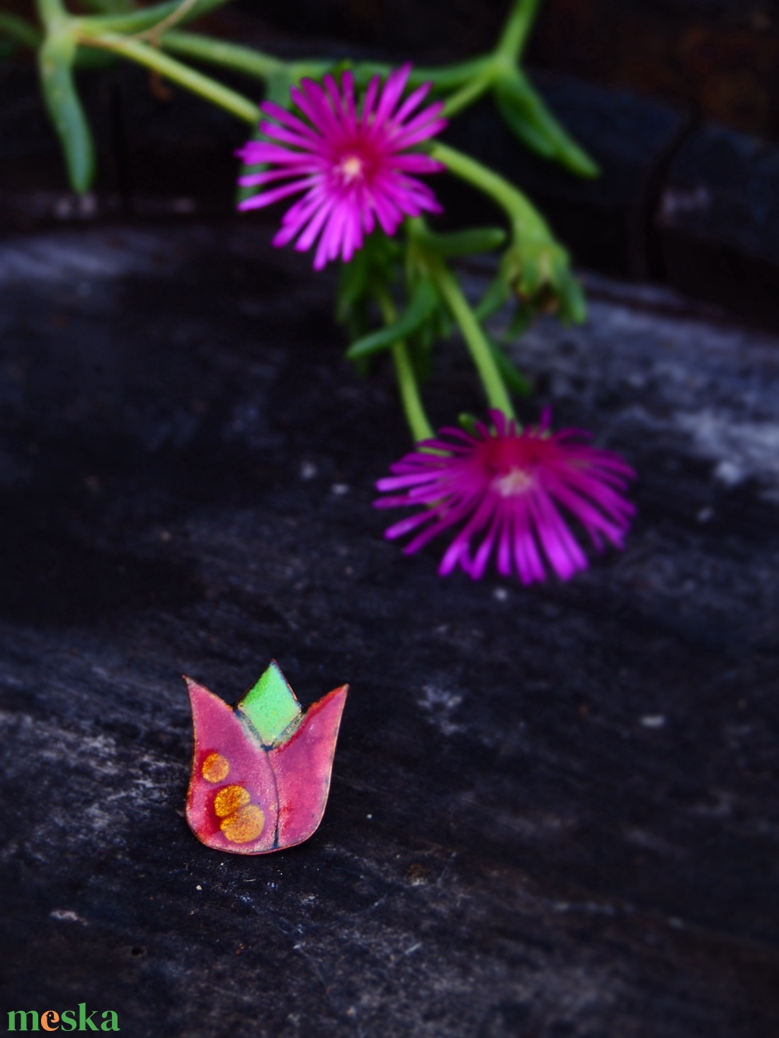 Tulipán bross, kitűző  - tűzzománc  - ékszer - kitűző és bross - Meska.hu