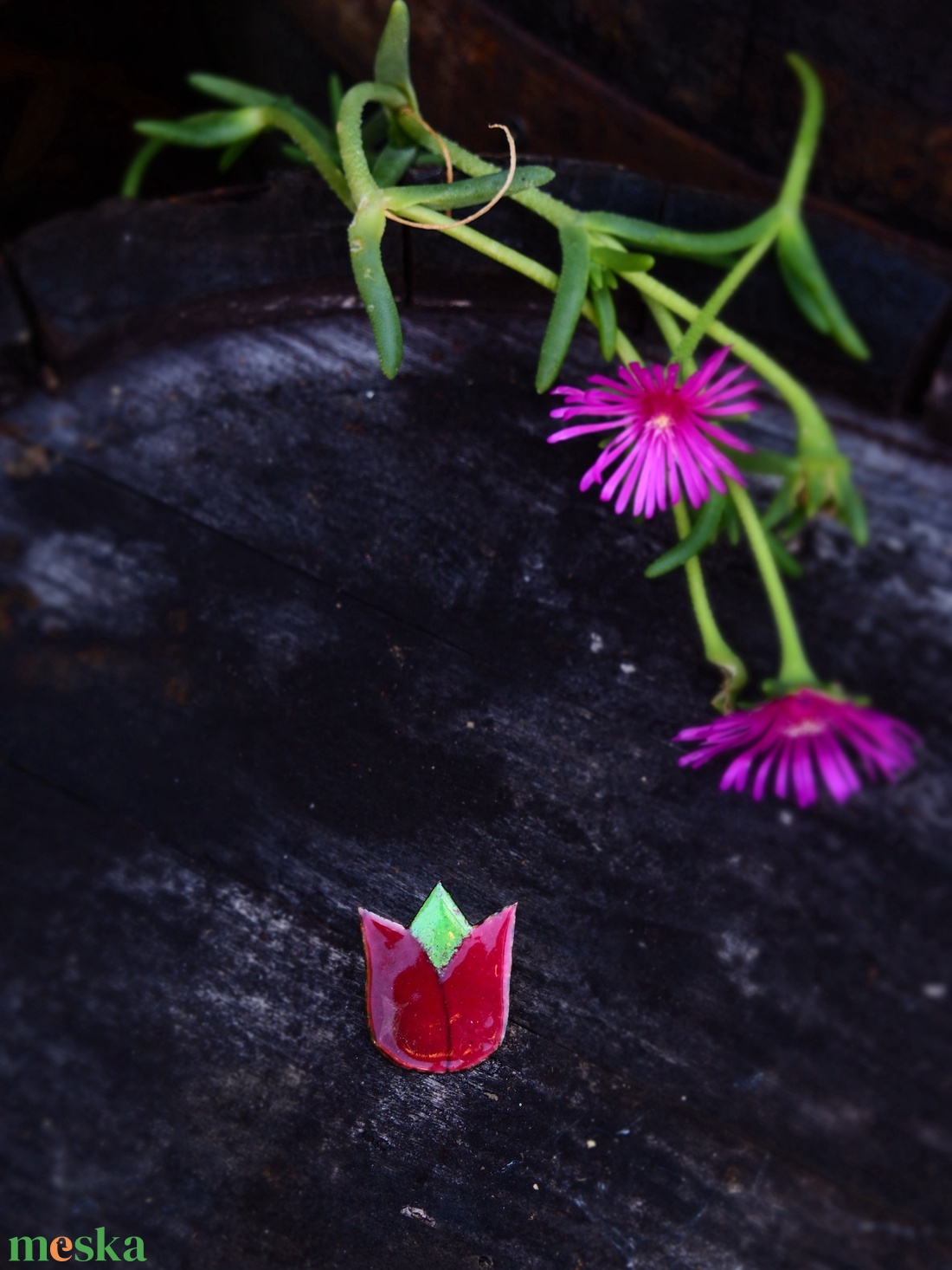 Tulipán bross, kitűző  - tűzzománc  - ékszer - kitűző és bross - Meska.hu