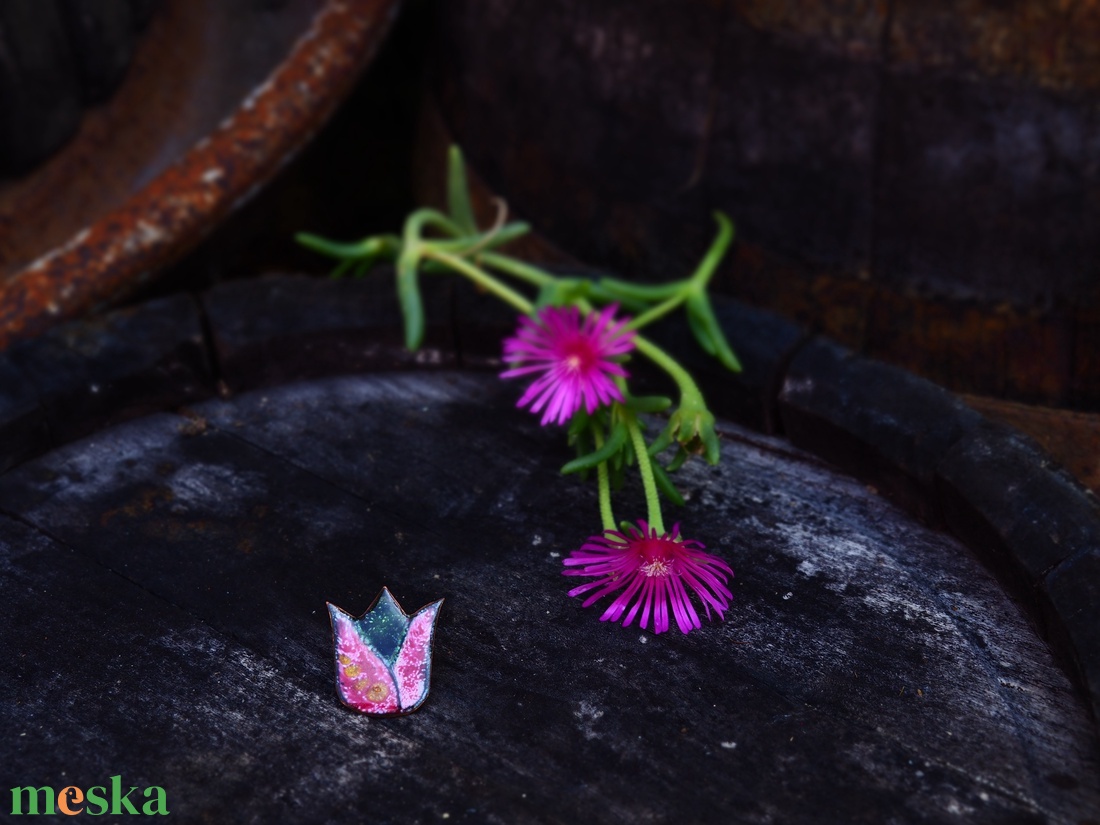 Tulipán bross, kitűző  - tűzzománc  - ékszer - kitűző és bross - Meska.hu
