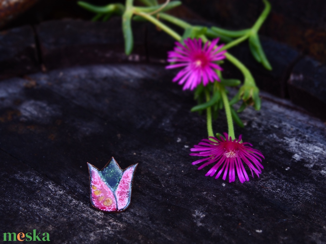Tulipán bross, kitűző  - tűzzománc  - ékszer - kitűző és bross - Meska.hu