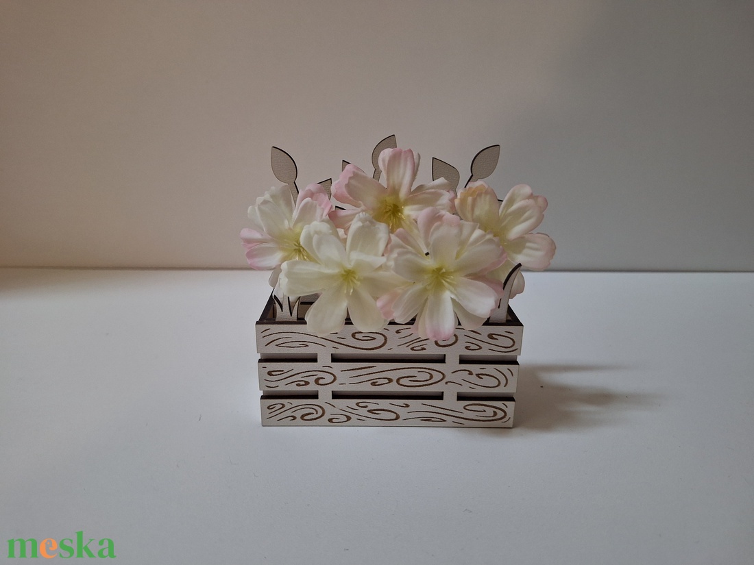 Virágdísz nőnapra / anyák napjára - otthon & életmód - dekoráció - virágdísz és tartó - virágtartó - Meska.hu