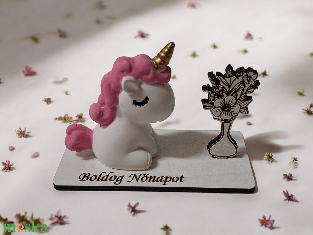 Unikornisos nőnapi asztaldísz - otthon & életmód - dekoráció - virágdekoráció - virágdíszek - asztali virágdísz - Meska.hu