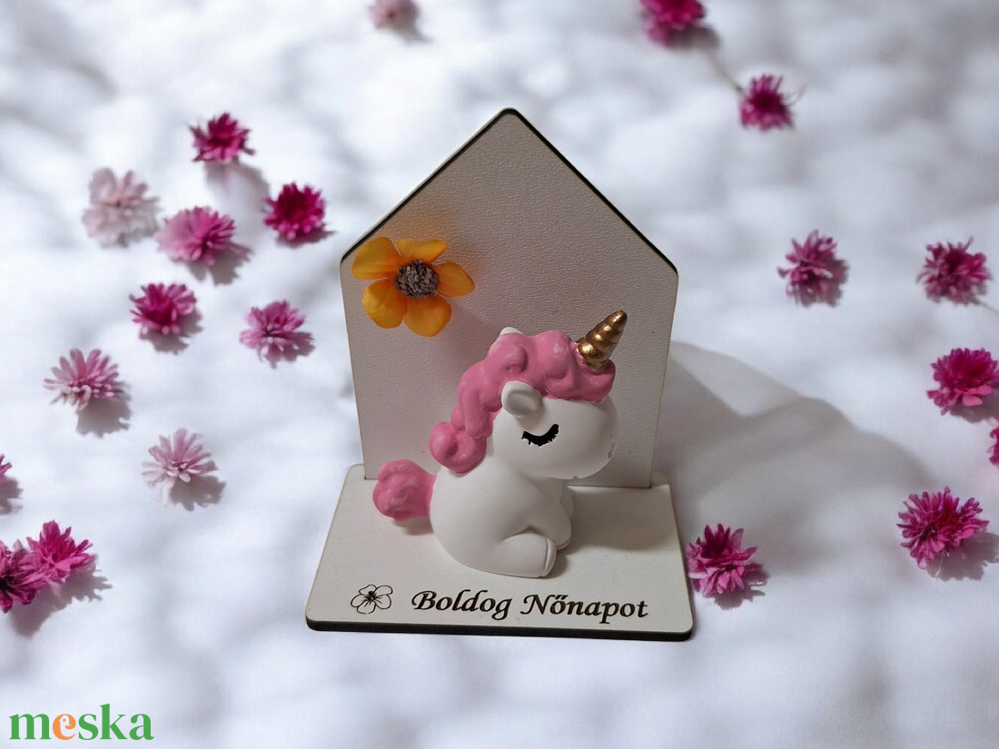 Unikornisos nőnapi asztaldísz - otthon & életmód - dekoráció - virágdekoráció - virágdíszek - asztali virágdísz - Meska.hu