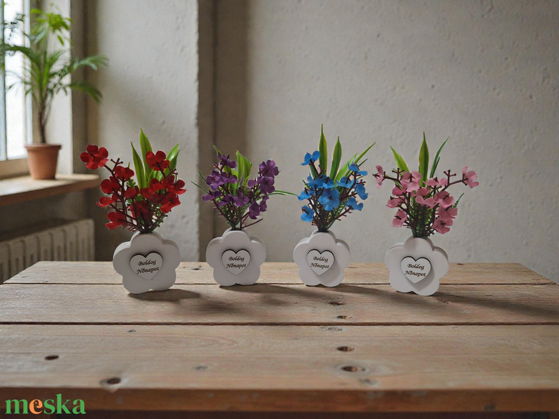 Virág formájú nőnapi asztaldísz - otthon & életmód - virágdekoráció - virágdíszek - asztali virágdísz - Meska.hu