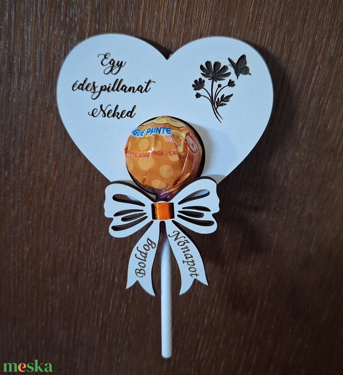 Nyalókatartó nőnapi dísz� - otthon & életmód - dekoráció - asztal és polc dekoráció - asztaldísz - Meska.hu