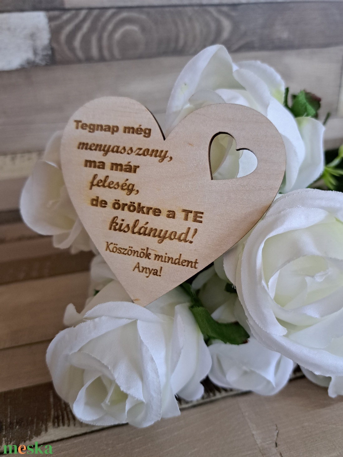 Esküvői virágbeszúró táblácska - esküvő - kiegészítők - esküvői maszk - Meska.hu