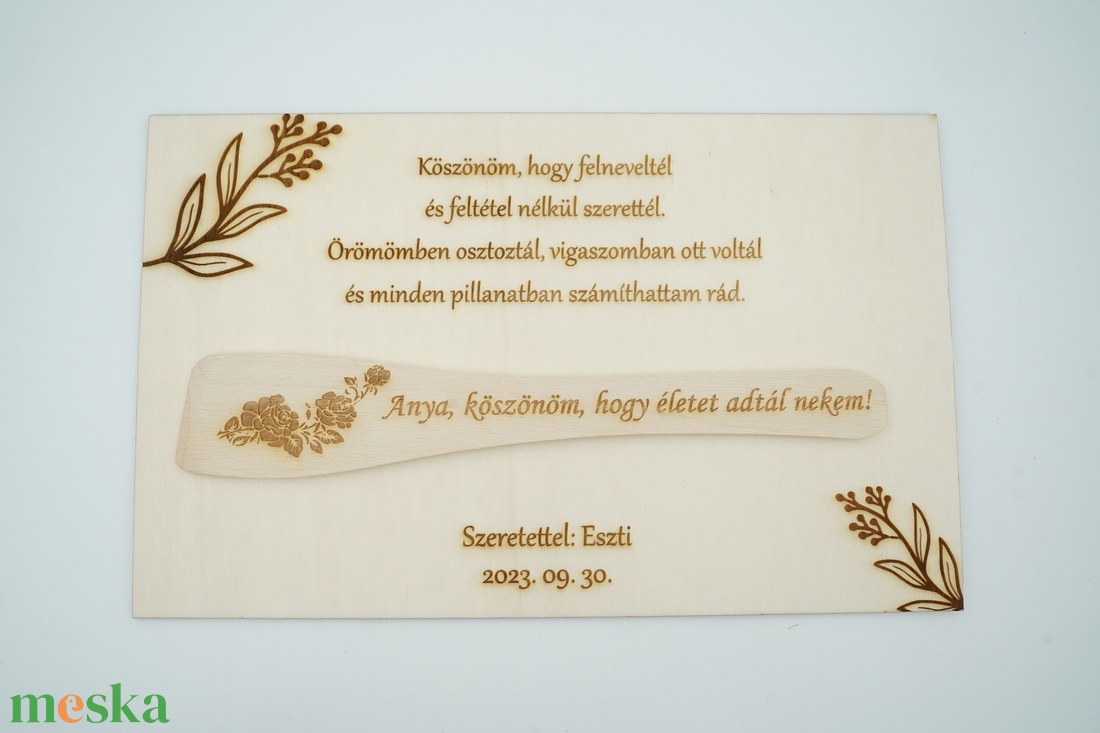 Szülőköszöntő fakanál fa táblán, egyedileg gravírozva édesanyáknak, nagymamáknak - esküvő - emlék & ajándék - szülőköszöntő ajándék - Meska.hu Szülőköszöntő fakanál fa táblán, egyedileg gravírozva édesanyáknak, nagymamáknak - esküvő - emlék & ajándék - szülőköszöntő ajándék - Meska.hu