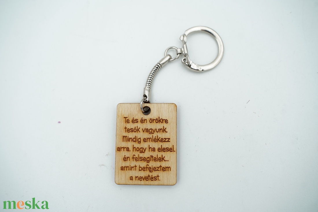 Fa kulcstartó lánccal többféle felirattal - táska & tok - kulcstartó & táskadísz - kulcstartó - Meska.hu Fa kulcstartó lánccal többféle felirattal - táska & tok - kulcstartó & táskadísz - kulcstartó - Meska.hu