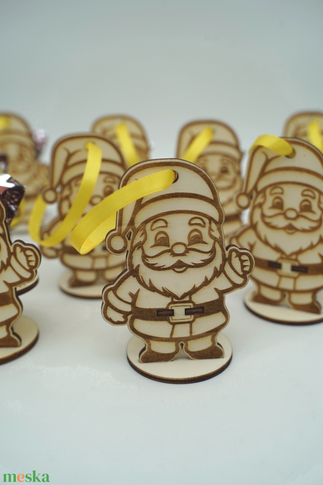 Fa talpas Mikulás ajándék dísz akár szaloncukorral együtt is  - karácsony - mikulás - mikulás ajándékok - Meska.hu