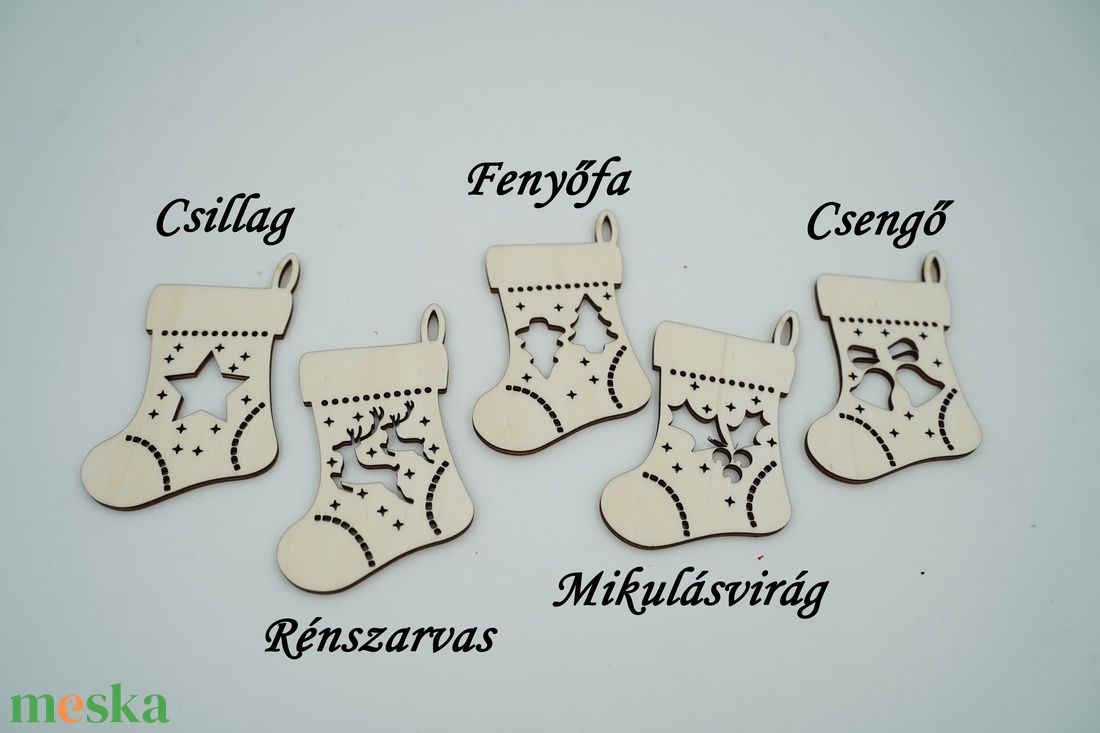 Kiscsizma gravírozott, fa karácsonyfadísz - karácsony - karácsonyi lakásdekoráció - karácsonyfadíszek - Meska.hu Kiscsizma gravírozott, fa karácsonyfadísz - karácsony - karácsonyi lakásdekoráció - karácsonyfadíszek - Meska.hu