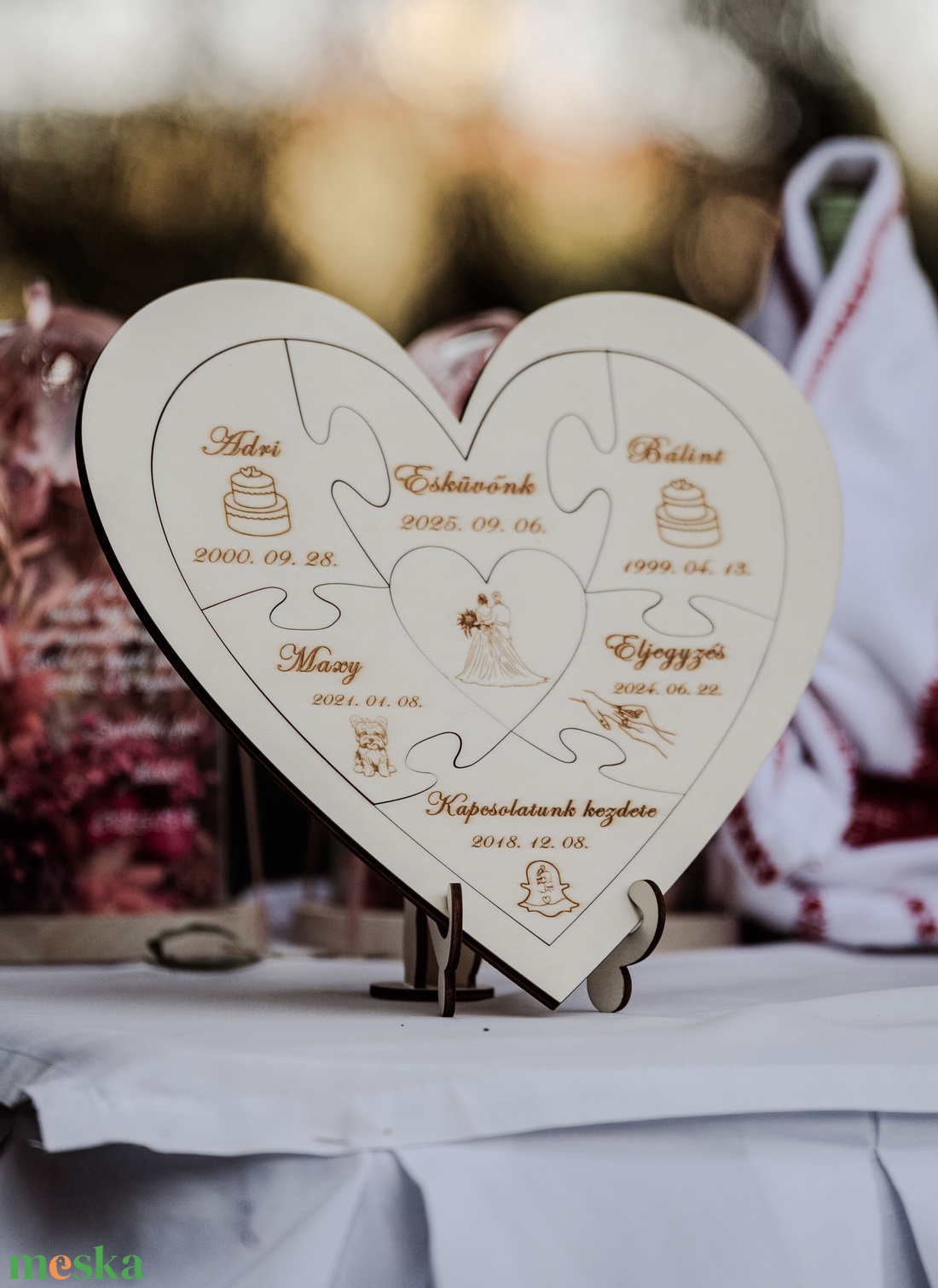 Szív formájú fa puzzle esküvőre, puzzle ceremóniára tartóval is - esküvő - emlék & ajándék - nászajándék - ceremónia szett - Meska.hu