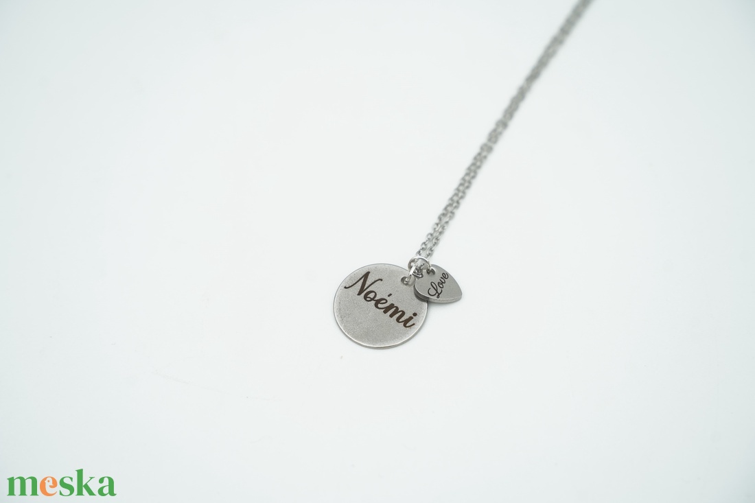 Egyedi névre szóló gravírozott nyaklánc  - ékszer - nyaklánc - medálos nyaklánc - Meska.hu