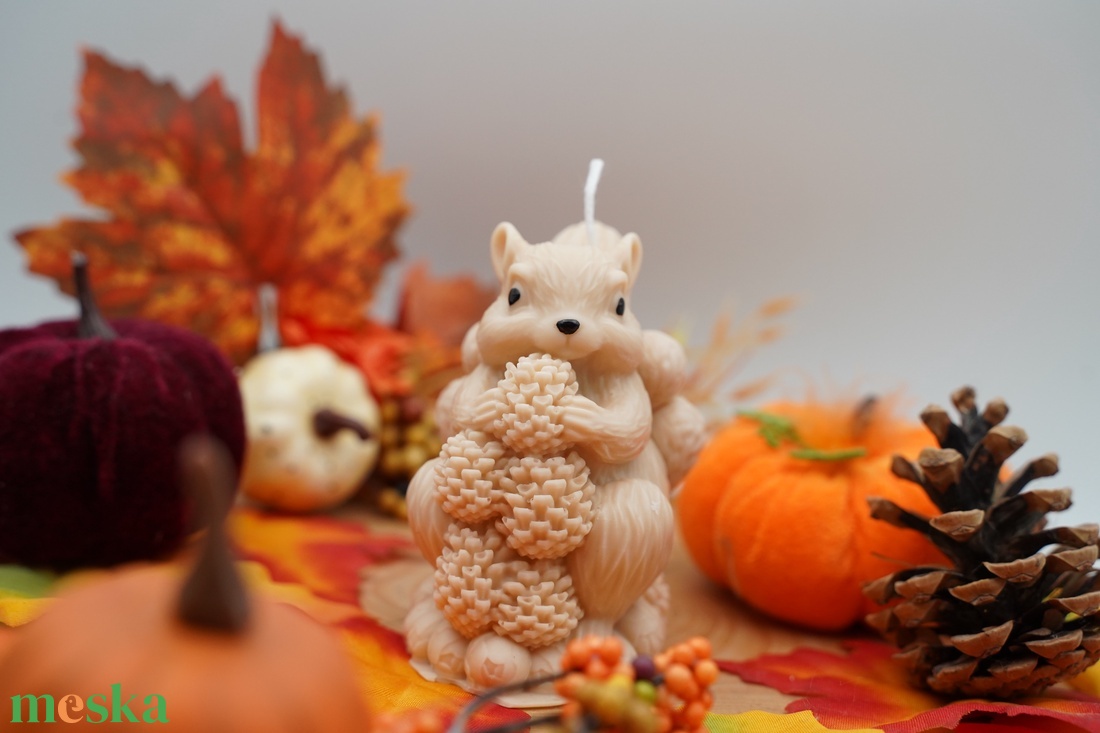 Őszi erdő mókusa illatgyertya, dekorgyertya - karácsony - karácsonyi lakásdekoráció - karácsonyi illatgyertya, mécses - Meska.hu