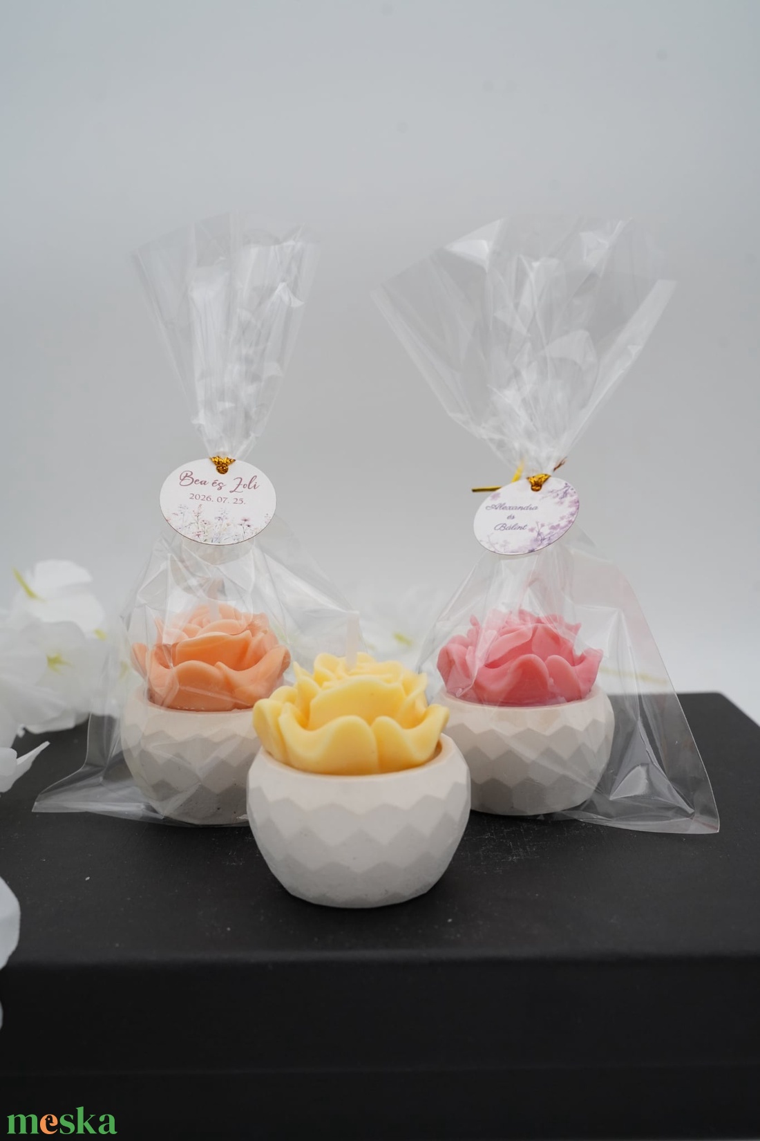 Mini rózsa szójaviasz illatgyertya kerámia kaspóban - kellékek & szerszámok - dekorációs kellékek - dekorációs gyertya - Meska.hu