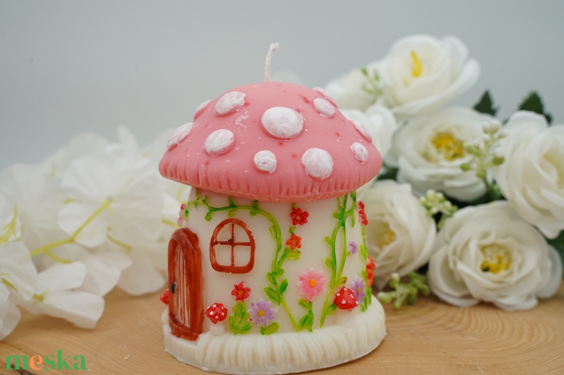 Mesebeli, virágos, tavaszi gombaház  szójaviasz illatgyertya - kellékek & szerszámok - dekorációs kellékek - dekorációs gyertya - Meska.hu