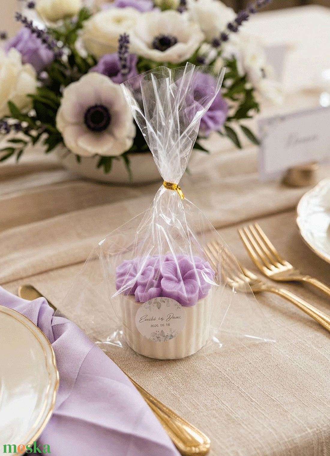 Virág illatgyertya kaspóban - elegáns ajándék esküvőre is - esküvő - emlék & ajándék - köszönőajándék - Meska.hu