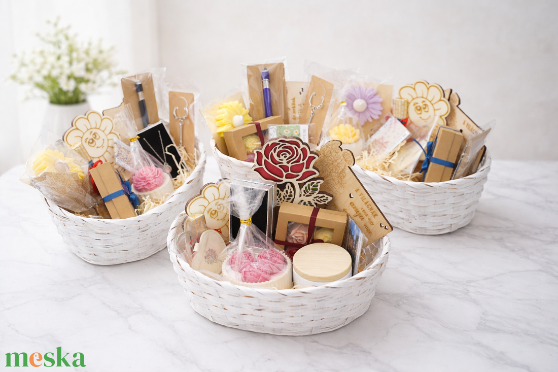 Exkluzív ajándékcsomagok Anyák Napjára - esküvő - emlék & ajándék - szülőköszöntő ajándék - Meska.hu