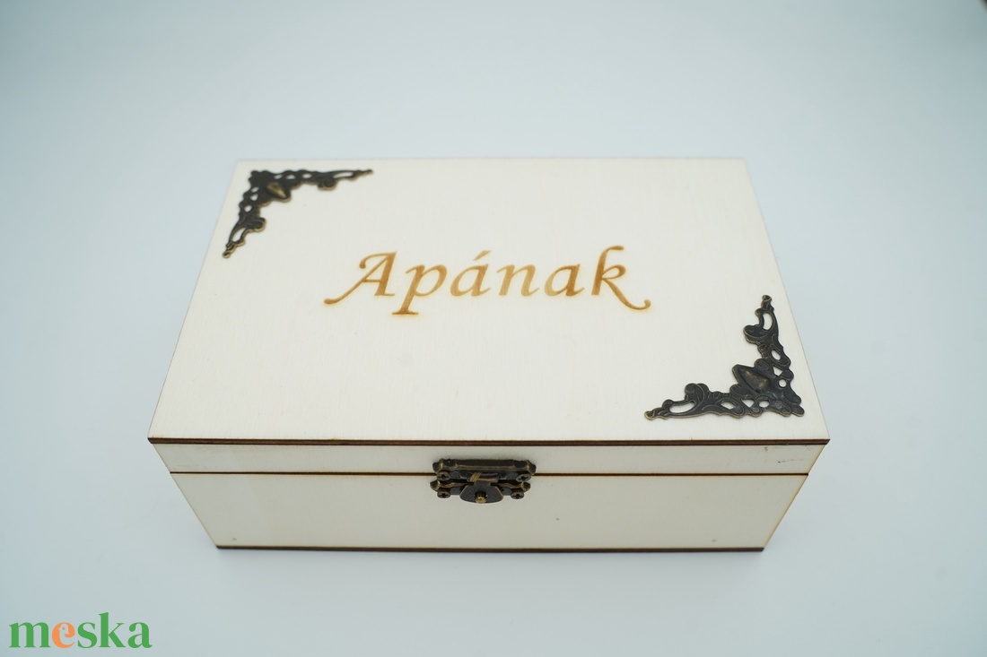 Egyedi mérőszalag Apának � névre szóló ajándék fa dobozban - esküvő - emlék & ajándék - szülőköszöntő ajándék - Meska.hu