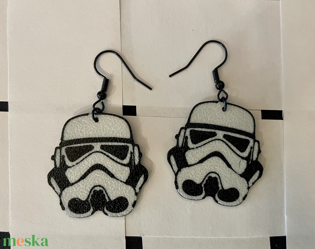 Birodalmi rohamosztagos - STAR WARS fülbevaló - ékszer - fülbevaló - lógó fülbevaló - Meska.hu Birodalmi rohamosztagos - STAR WARS fülbevaló - ékszer - fülbevaló - lógó fülbevaló - Meska.hu