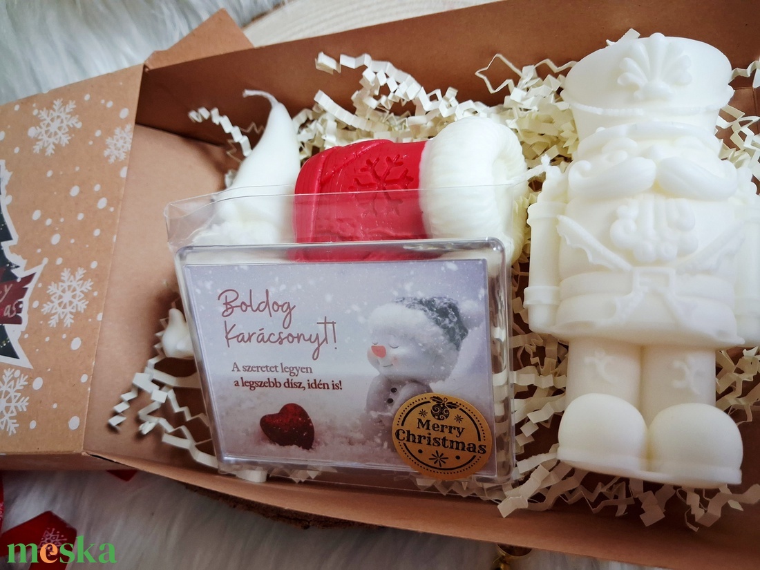 Karácsonyi díszdobozos gyertya  kézműves, illatos, dekoratív ajándék - karácsony - karácsonyi lakásdekoráció - karácsonyi illatgyertya, mécses - Meska.hu