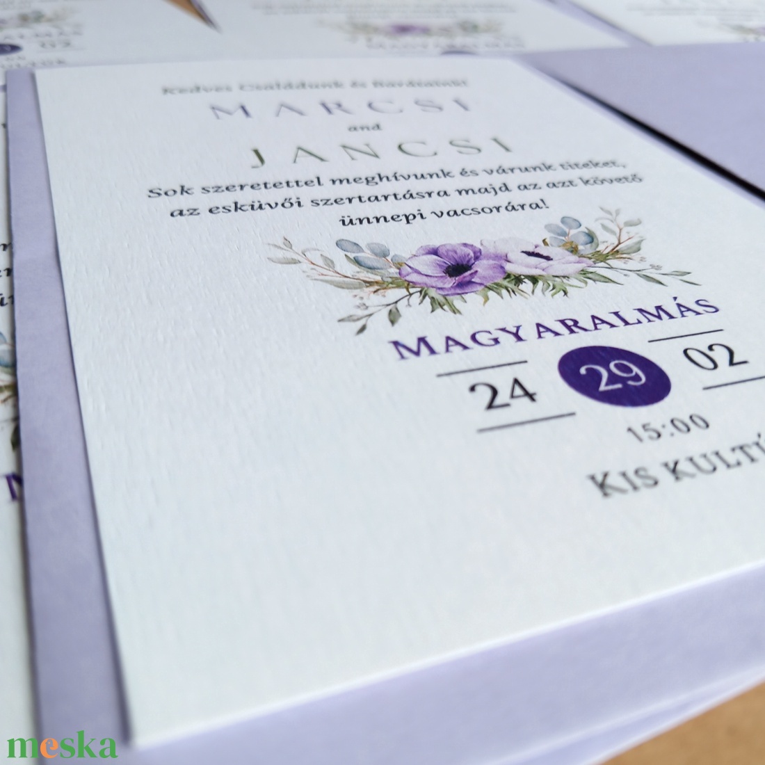 Modern lila-zöld esküvői meghívó � elegáns anemonákkal és minimalista designnal - esküvő - meghívó & kártya - meghívó - Meska.hu