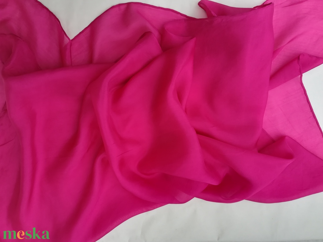 magenta selyemkendő 90x90 - ruha & divat - sál, sapka, kendő - kendő - Meska.hu magenta selyemkendő 90x90 - ruha & divat - sál, sapka, kendő - kendő - Meska.hu