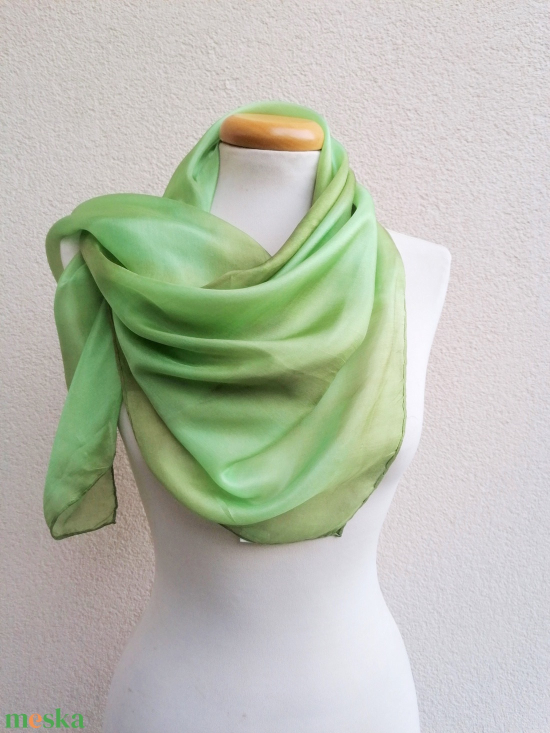 pasztell zöld átmenet selyemkendő 90x90cm - ruha & divat - sál, sapka, kendő - kendő - Meska.hu