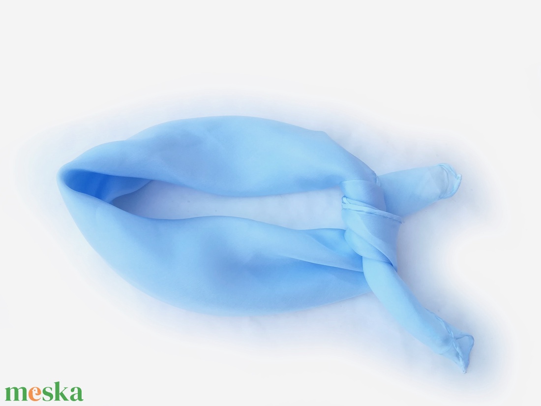 világos kék kis selyemkendő 55x55cm - ruha & divat - sál, sapka, kendő - kendő - Meska.hu