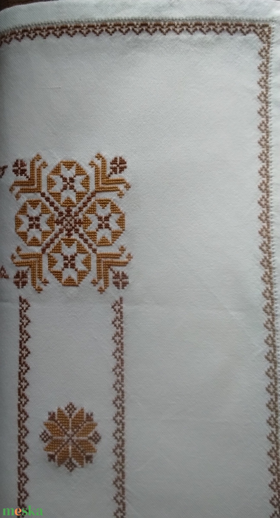 Asztalterítő, asztalközép - otthon & életmód - dekoráció - asztal és polc dekoráció - asztaldísz - Meska.hu