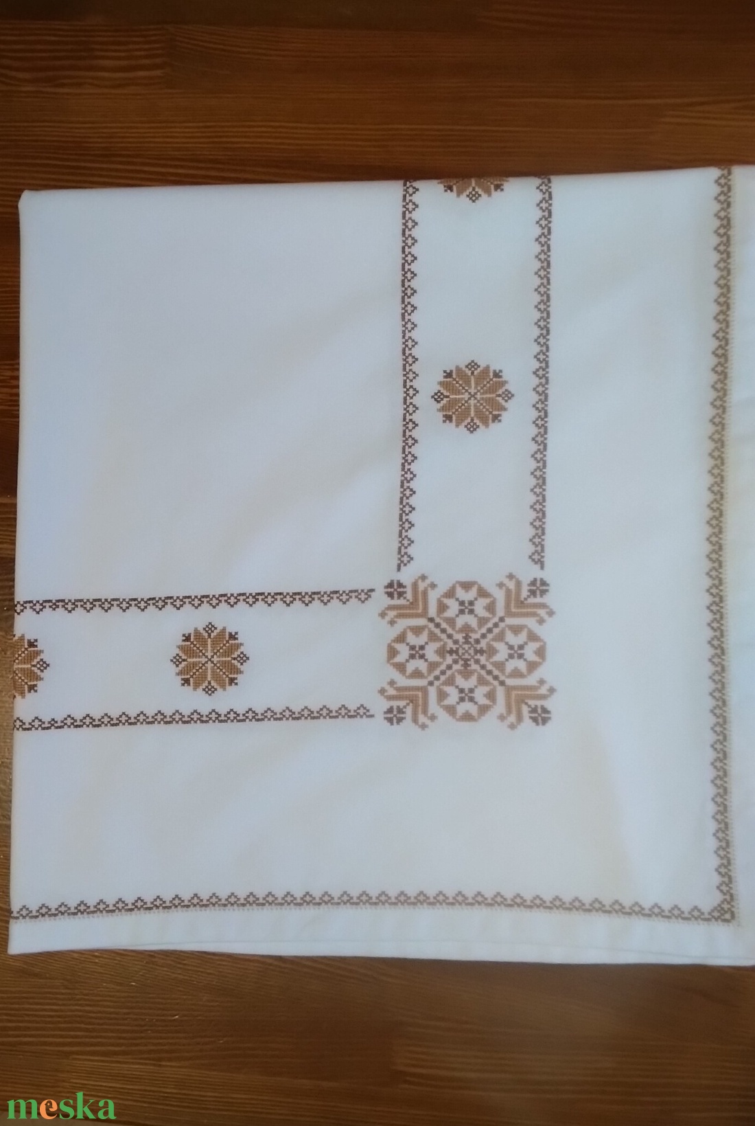 Asztalterítő, asztalközép - otthon & életmód - dekoráció - asztal és polc dekoráció - asztaldísz - Meska.hu