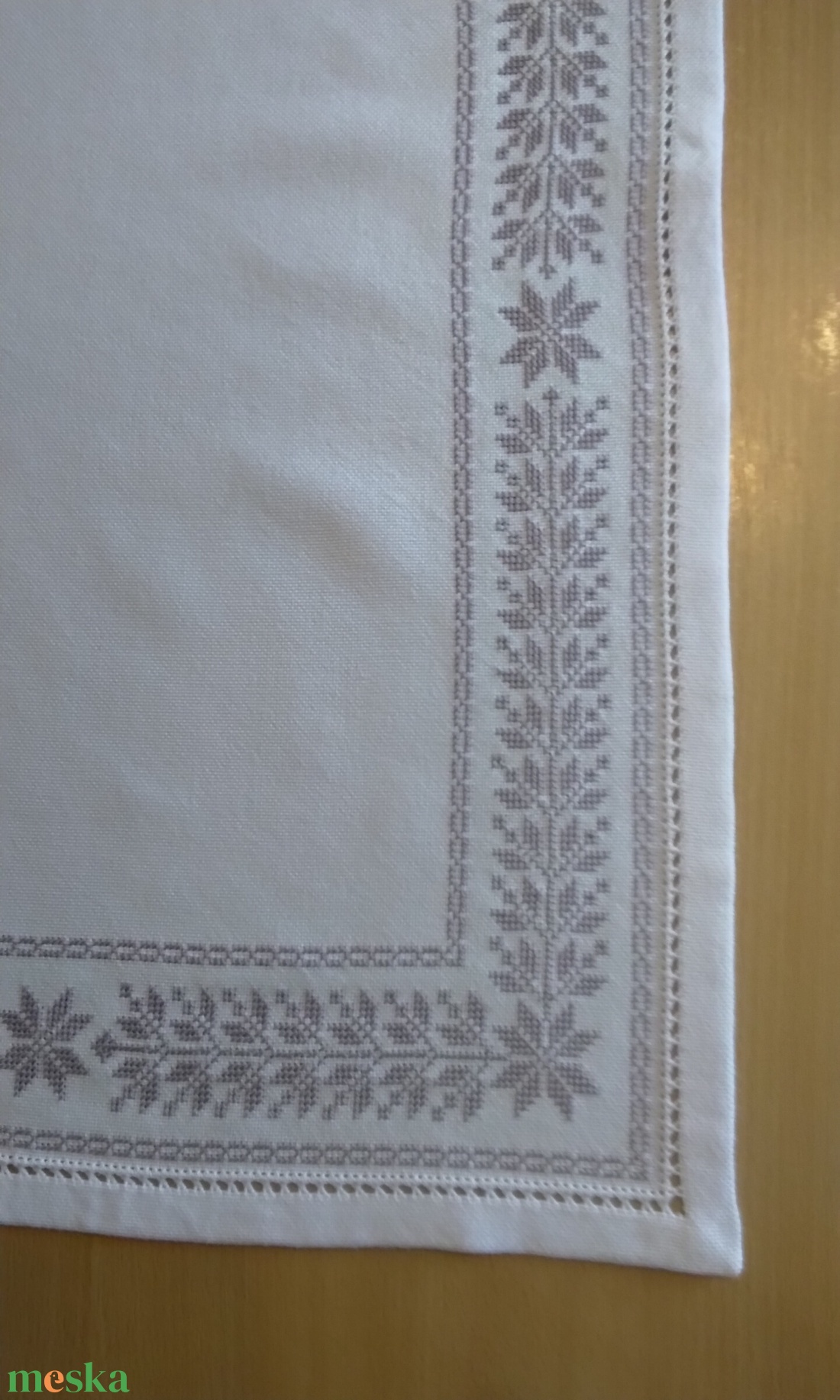 Asztalközép, terítő - otthon & életmód - dekoráció - asztal és polc dekoráció - asztaldísz - Meska.hu