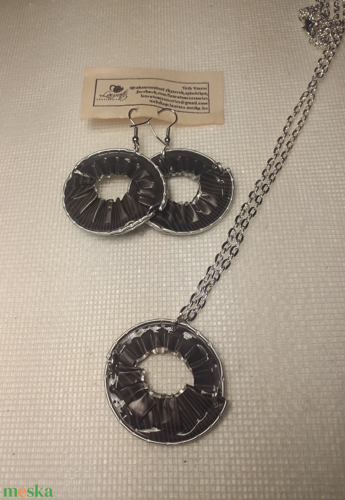 Nespresso kávékapszula ékszerszett szürke és fekete  kapszulákból - ékszer - ékszerszett - Meska.hu