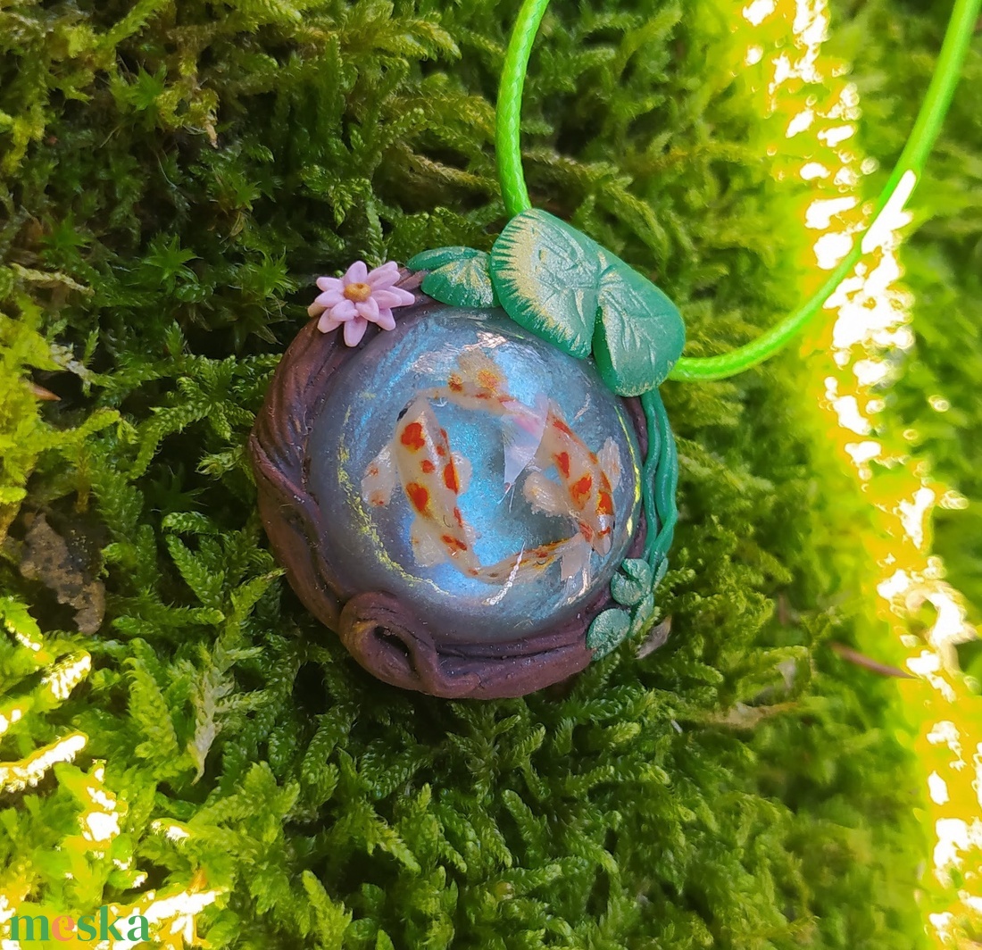 Koi medál, Aranyhal tavacska, Vízcsepp medál, Miniatűr koi ponty, Egyedi figurás ékszer - ékszer - nyaklánc - medálos nyaklánc - Meska.hu Koi medál, Aranyhal tavacska, Vízcsepp medál, Miniatűr koi ponty, Egyedi figurás ékszer - ékszer - nyaklánc - medálos nyaklánc - Meska.hu