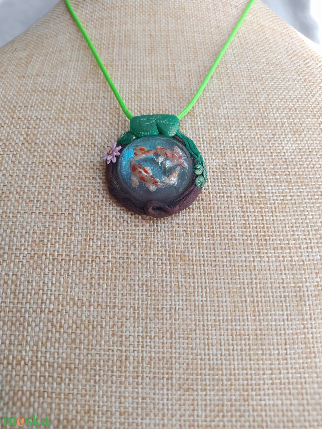 Koi medál, Aranyhal tavacska, Vízcsepp medál, Miniatűr koi ponty, Egyedi figurás ékszer - ékszer - nyaklánc - medálos nyaklánc - Meska.hu Koi medál, Aranyhal tavacska, Vízcsepp medál, Miniatűr koi ponty, Egyedi figurás ékszer - ékszer - nyaklánc - medálos nyaklánc - Meska.hu