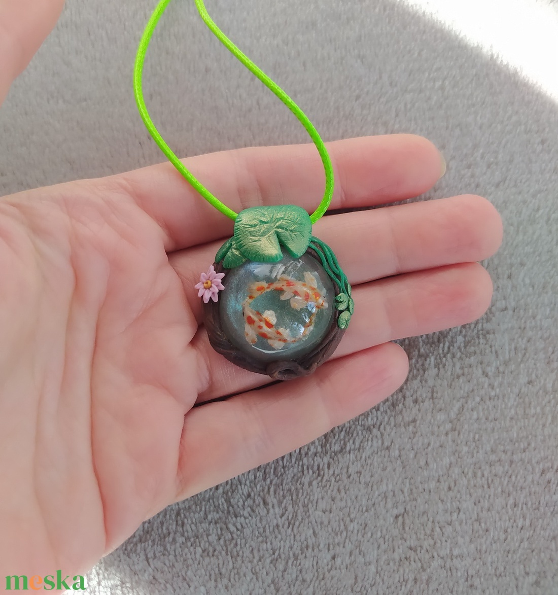 Koi medál, Aranyhal tavacska, Vízcsepp medál, Miniatűr koi ponty, Egyedi figurás ékszer - ékszer - nyaklánc - medálos nyaklánc - Meska.hu Koi medál, Aranyhal tavacska, Vízcsepp medál, Miniatűr koi ponty, Egyedi figurás ékszer - ékszer - nyaklánc - medálos nyaklánc - Meska.hu