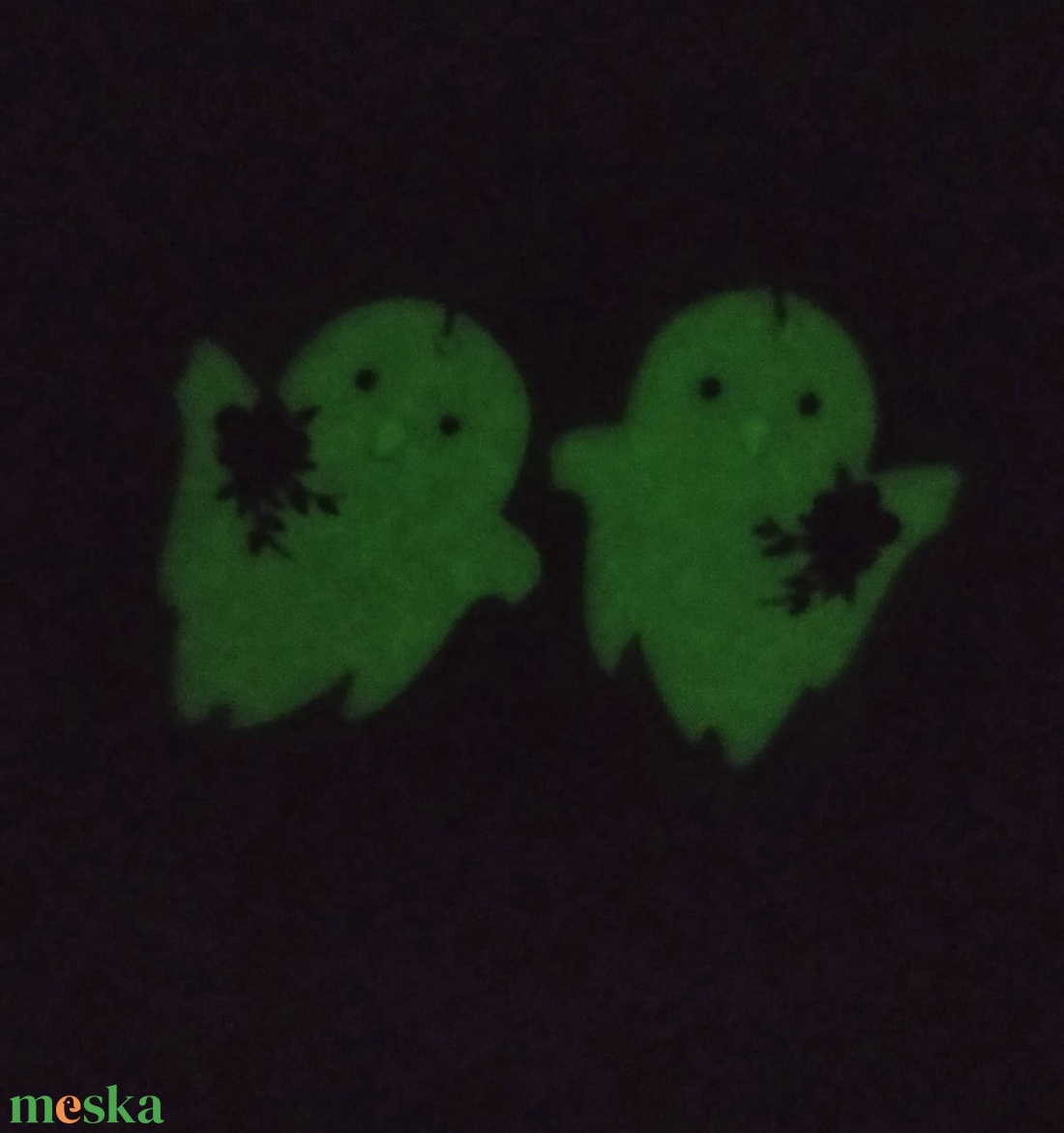 Szellem fülbevaló, Halloween fülbevaló, Lógós fülbevaló, sötétben világít, foszforeszkál - ékszer - fülbevaló - lógó fülbevaló - Meska.hu