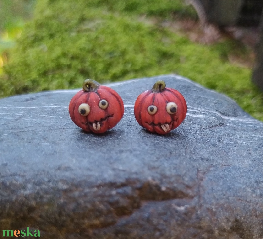 Vicces, bolondos tök formájú fülbevaló, Halloween fülbevaló, bedugós fülbevaló, őszi ékszer - ékszer - fülbevaló - pötty fülbevaló - Meska.hu Vicces, bolondos tök formájú fülbevaló, Halloween fülbevaló, bedugós fülbevaló, őszi ékszer - ékszer - fülbevaló - pötty fülbevaló - Meska.hu