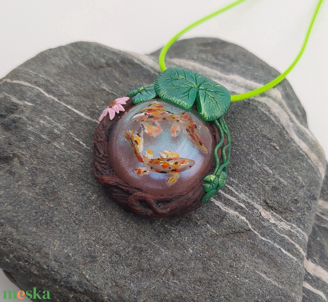 Koi medál, Aranyhal tavacska, Vízcsepp medál, Miniatűr koi ponty, Egyedi figurás ékszer - ékszer - nyaklánc - medálos nyaklánc - Meska.hu Koi medál, Aranyhal tavacska, Vízcsepp medál, Miniatűr koi ponty, Egyedi figurás ékszer - ékszer - nyaklánc - medálos nyaklánc - Meska.hu